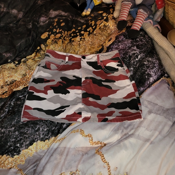 Skirt by forever 21 - Picture 3 of 6